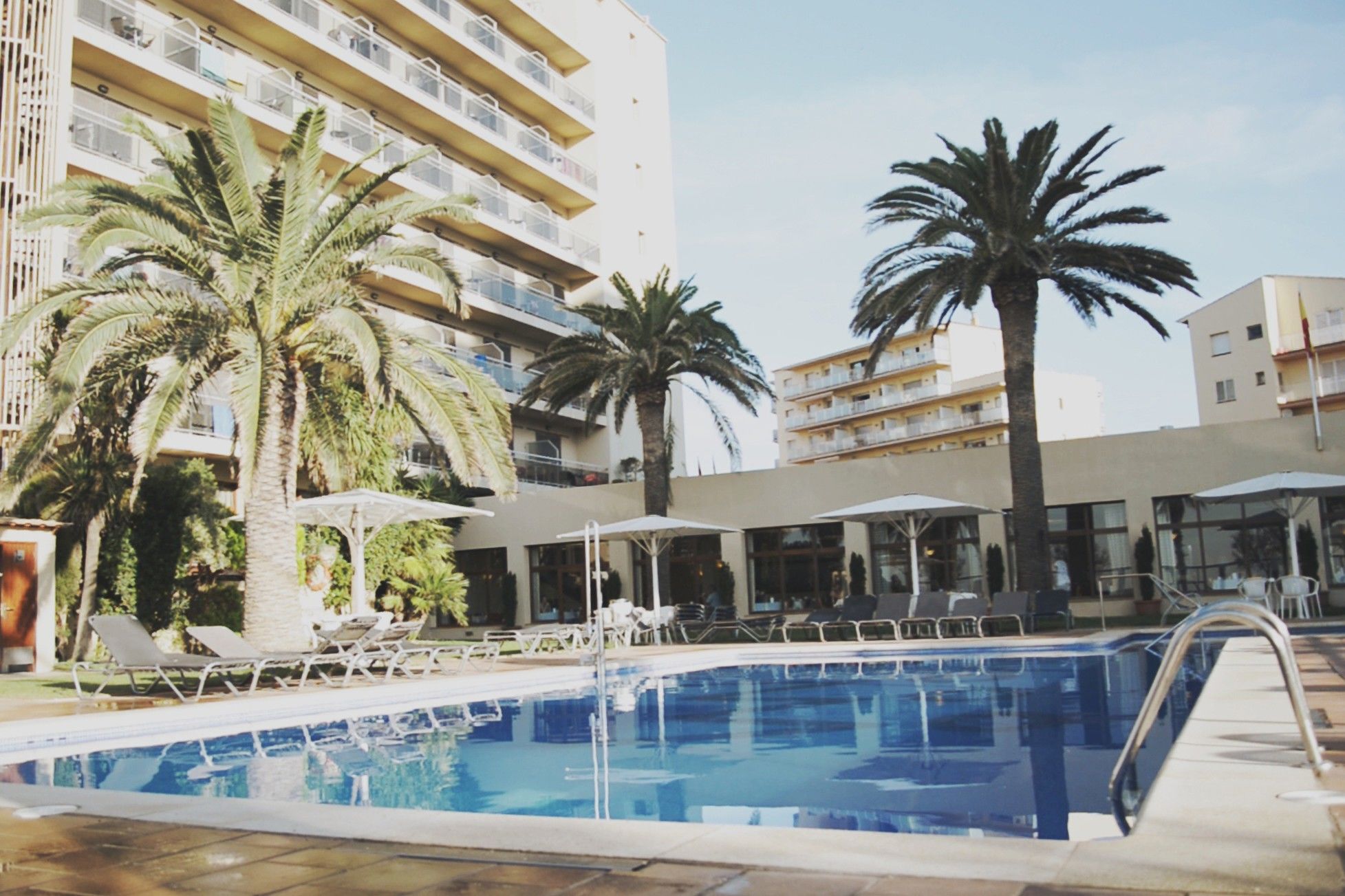 Hotel Monterrey Roses By Pierre & Vacances Bagian luar foto